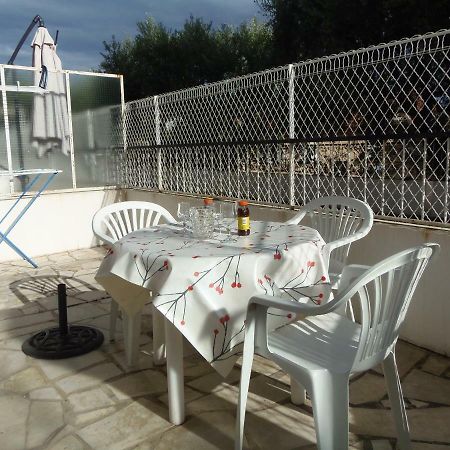 Ferienwohnung Joli Studio Calme Avec Terrasse Nizza Exterior foto