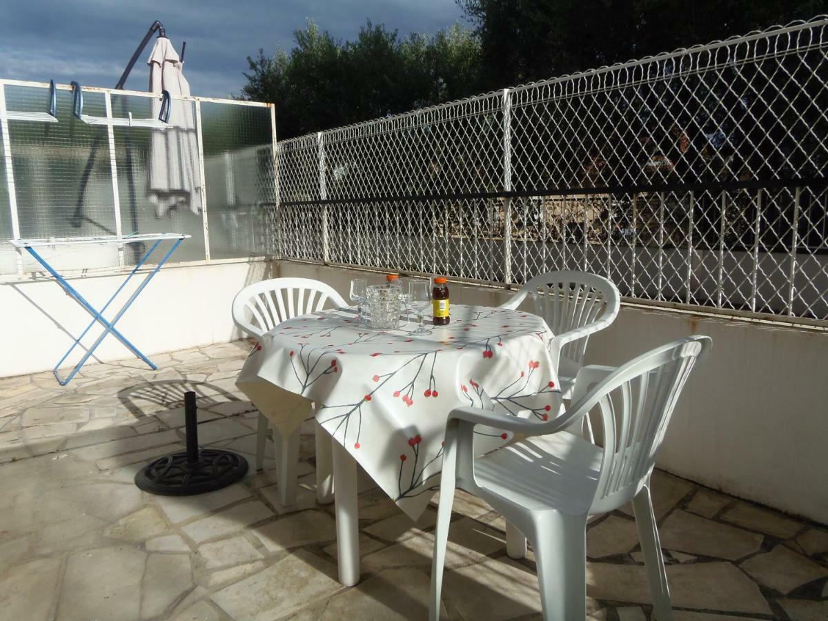 Ferienwohnung Joli Studio Calme Avec Terrasse Nizza Exterior foto